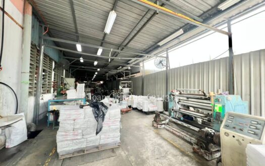 For Sale Kawasan Perindustrian Tampoi ,Single Storey Detached Factory Corner Lot 淡杯独立式角头工厂出售